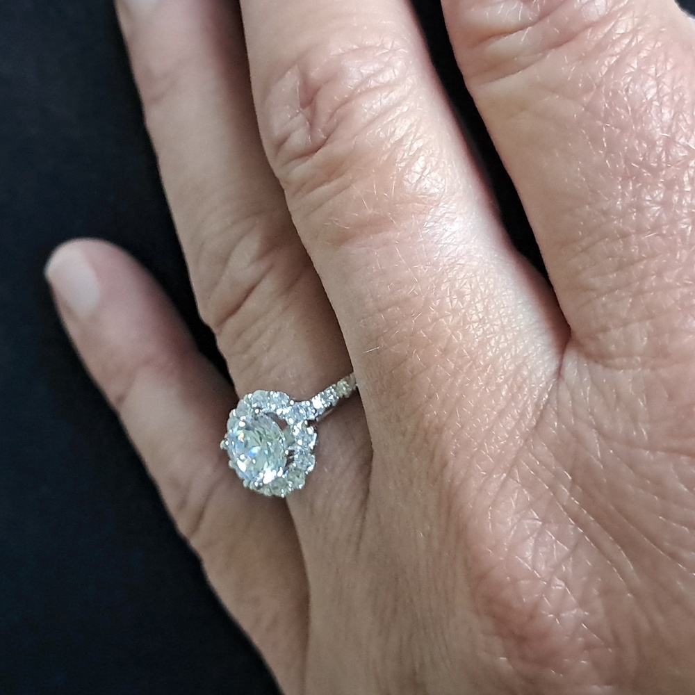 Sterling Silver Classic Round Halo Cubic Zirconia Ring.‎ Sizes 6, 7 & 8. - Picture 6 of 8